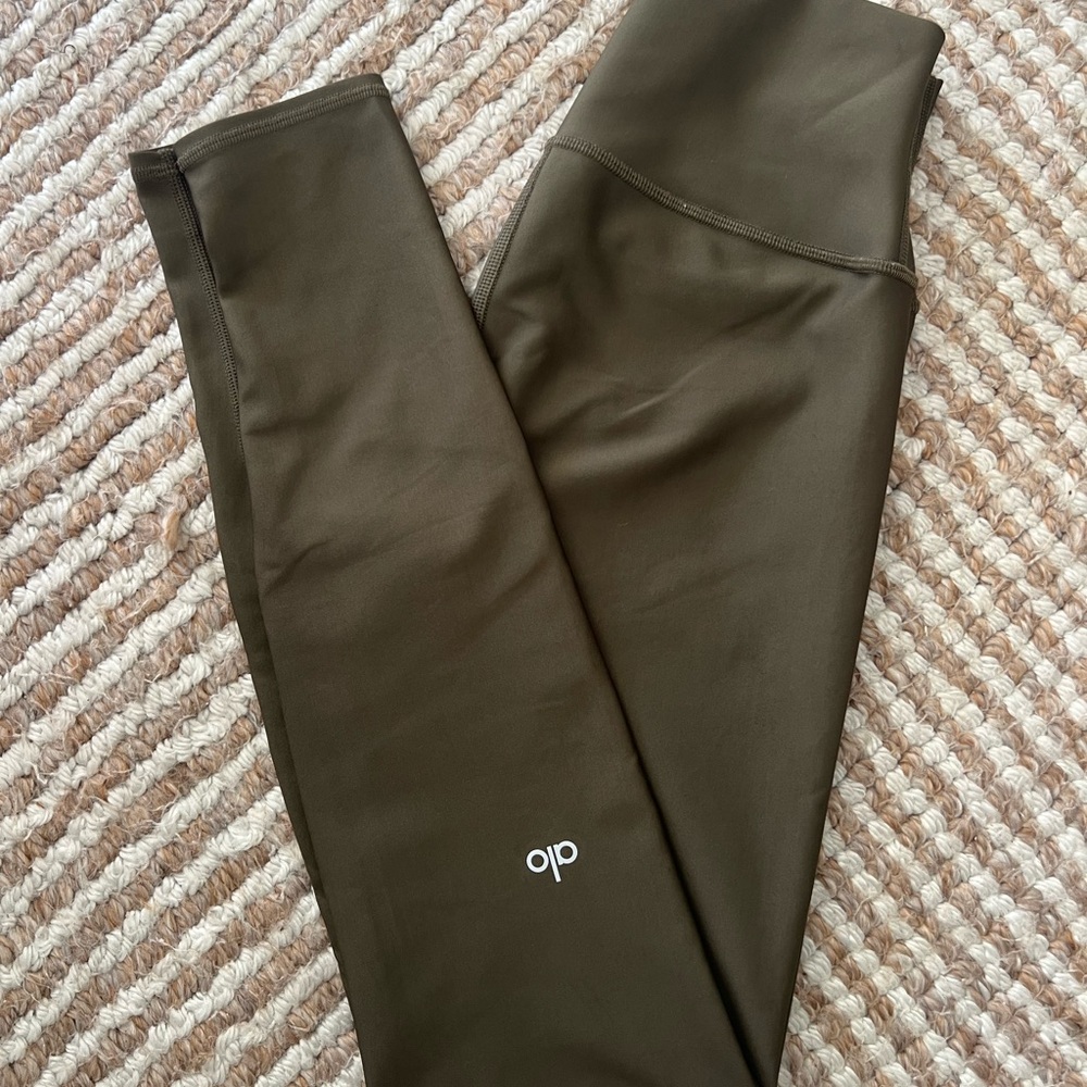 ALO Yoga Deep Olive Leggings Medium